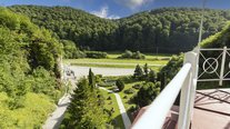 Von der Terrasse des Turmzimmers genießen Sie einen traumhaften Blick über die Schwäbische Alb.